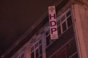 HDP Bağcılar İl&ccedil;e binasına polis baskını