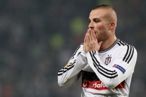 Beşiktaş, G&ouml;khan T&ouml;re hakkındaki transfer iddialarını yalanladı
