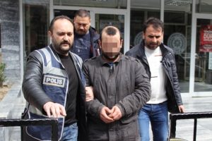 4 ayda 7 evi balkondan soydu