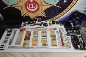 Kredi kartlarını kopyalayan 5 kişi tutuklandı