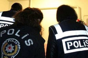 Kadın ter&ouml;rist lokantada yakalandı