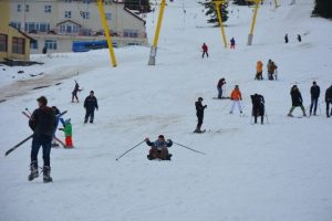Bursa Uludağ'da ekonomi zirvesi &ouml;ncesi kar sevinci