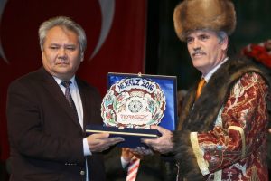 Bursa'da Başkan Recep Altepe'ye 'T&uuml;rk D&uuml;nyası Hizmet Nişanı'