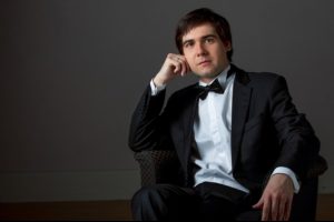 Ukraynalı &uuml;nl&uuml; piyanist Vadim Holodenko, evde iki &ccedil;ocuğunun cesedini buldu