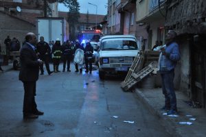 Bursa'da kucağındaki yeğeniyle birlikte kendini yakmak istedi