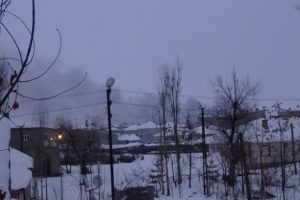 Y&uuml;ksekova'da kar yağışı altında operasyon