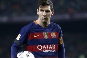 Messi, kadın taraftarı bayılttı!