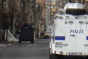 Bağlar Kaynartepe Mahallesi'ndeki sokağa &ccedil;ıkma yasağı kaldırıldı