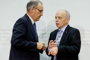 İsvi&ccedil;re, hudut kapılarına ilave asker yerleştiriyor