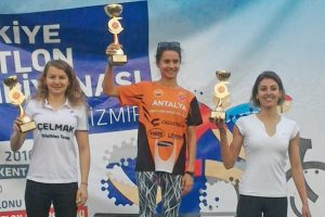 Duatlon'a Yaşar &Uuml;niversitesi damga vurdu