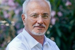 Gazeteci Haluk Şahin kalp krizi ge&ccedil;irdi