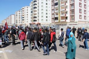 Diyarbakır'da Nevruz alanı dolmaya başladı