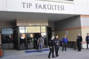 Kocaeli &Uuml;niversitesi Tıp Fak&uuml;ltesi'nde ş&uuml;pheli valiz korkusu