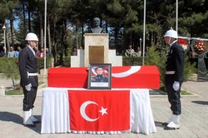 Nusaybin şehidini t&ouml;renle uğurladı