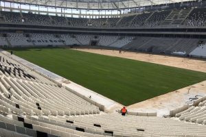 Vodafone Arena'da çim serme işlemi tüm hızıyla sürüyor