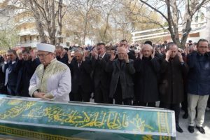 Kılı&ccedil;daroğlu cenaze t&ouml;renine katıldı