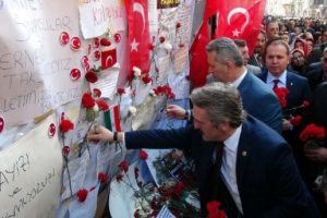 AK Parti milletvekilleri patlama yerini ziyaret etti
