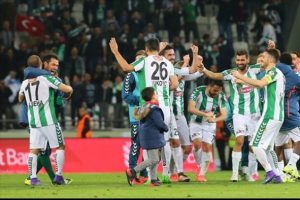 Torku Konyasporlu futbolculardan anlamlı davranış