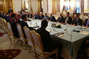 Erdoğan'ın kul&uuml;p başkanlarını ağırladığı toplantıda Hidayet T&uuml;rkoğlu'da yer aldı