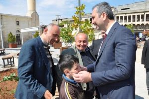AK Partili G&uuml;l: Ter&ouml;r&uuml;n istediği kaos ortamına d&uuml;şmeyeceğiz