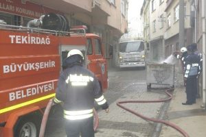 Dar sokakta yangın paniği
