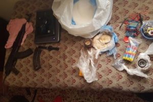 İzmir'de ter&ouml;ristlerin kaldığı h&uuml;cre evi bulundu