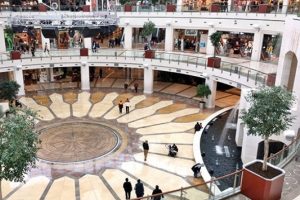 Caddeler, AVM'ler ve restoranları boşaldı, paket servis hizmeti arttı