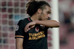 Denayer, derbi iptal edilince soluğu arkadaşlarıyla yemekte aldı