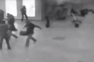 Br&uuml;ksel'deki havalimanındaki patlama anı kamerada!
