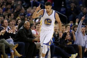 Warriors zorlansa da kazandı!