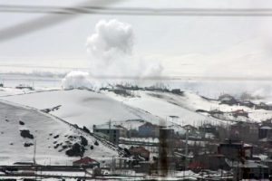 Y&uuml;ksekova'da top atışlarının ardından mahallelere girildi