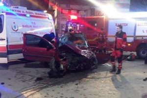 S&uuml;r&uuml;c&uuml; ara&ccedil;tan b&ouml;yle fırladı
