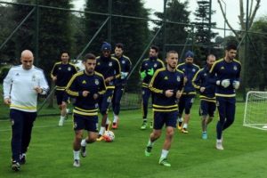 Fenerbah&ccedil;e, grip olan Fernandao'dan yoksun &ccedil;alıştı