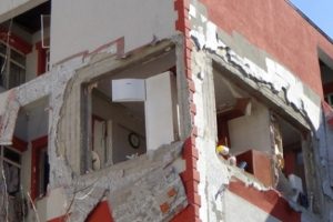 Mutfak t&uuml;p&uuml; bomba gibi patladı