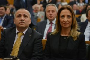 Nazlıaka grup salonuna girince ortalık karıştı