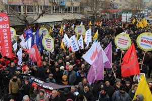 İstanbul'da &ouml;ğretmenlere 'mevzuata aykırı eylem' yasağı