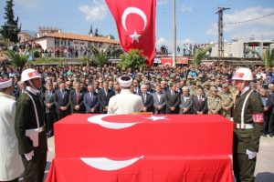 Şehit astsubayın naaşı Hatay'da toprağa verildi