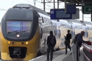 Hollanda'da saldırı ş&uuml;phesi nedeniyle tren garı boşaltıldı