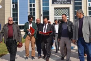 CHP Kırşehir teşkilatından, 'ter&ouml;r &ouml;rg&uuml;t&uuml;ne yardım etme' su&ccedil; duyurusu