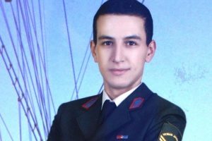 Şehit annesi Saniye: D&uuml;ğ&uuml;n bayrağı asacaktım şehit bayrağı değil