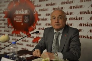 Cemil &Ccedil;i&ccedil;ek: Birlik, beraberliğinizi siyaset&ccedil;ilere bırakmayın