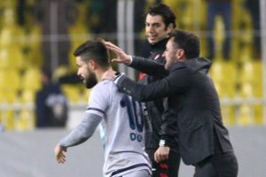 Fenerbah&ccedil;e'de Diego, Vitor Pereira'nın sabrını taşırdı