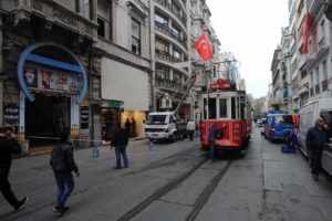 İstiklal Caddesi'nde saldırının izleri siliniyor