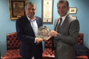 Trabzonlu iki belediye başkanı Londra'da bir araya geldi
