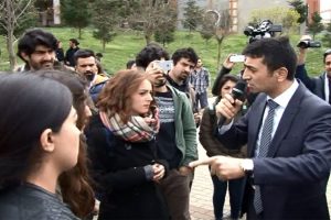 'K&uuml;rdistan' narası atan gruba polisten tokat gibi cevap