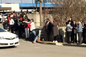ABD'de havalimanında ş&uuml;pheli paket paniği