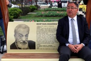 Yalova'da 'konuşan banklar'