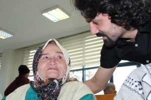 Karab&uuml;ksporlu futbolculardan anlamlı ziyaret