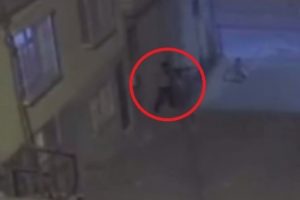 Karakol ve zırhlı araca saldırı kamerada