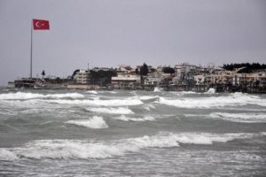 Didim'de lodos dev dalgalara yol a&ccedil;tı